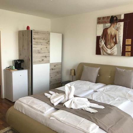 Hotel-Restaurant Zum Donaueck เมาท์เฮาเซน ภายนอก รูปภาพ