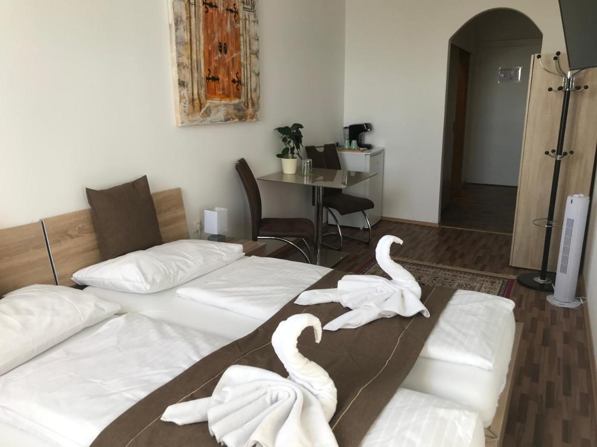 Hotel-Restaurant Zum Donaueck เมาท์เฮาเซน ภายนอก รูปภาพ